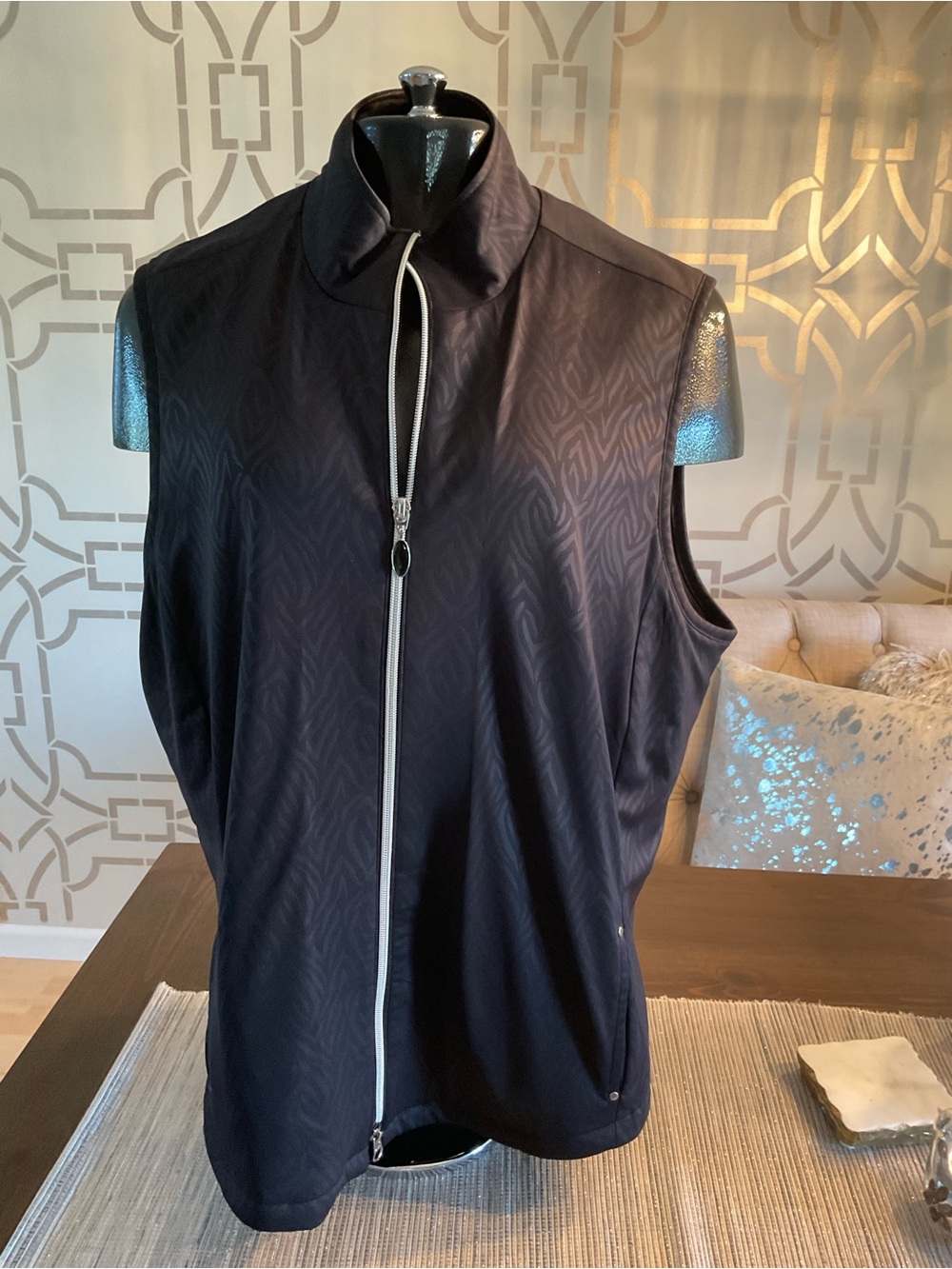 Greg Norman Collection Women’s Black Sleeveless Zip-Front Vest